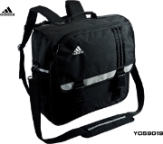 【adidas】大型3WAYバッグ（容量20〜24L/ブラックの全１色）